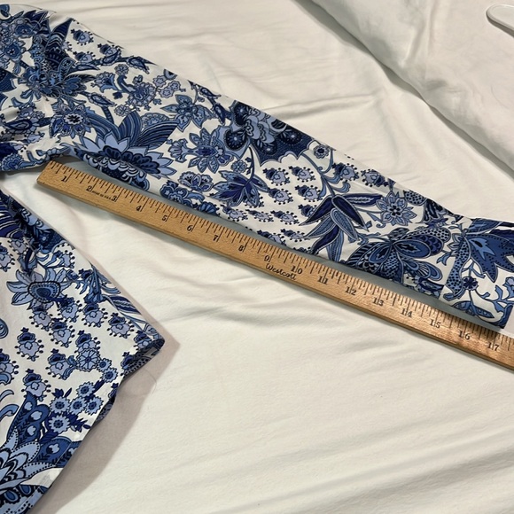 Talbots size 8P, fitted button down non iron long sleeve shirt - Picture 6 of 11